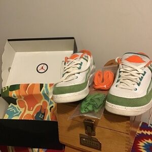 🔥 SALE 🔥Woman’s Air Jordan, size 5.5, like new, some wear, new shoe strings,